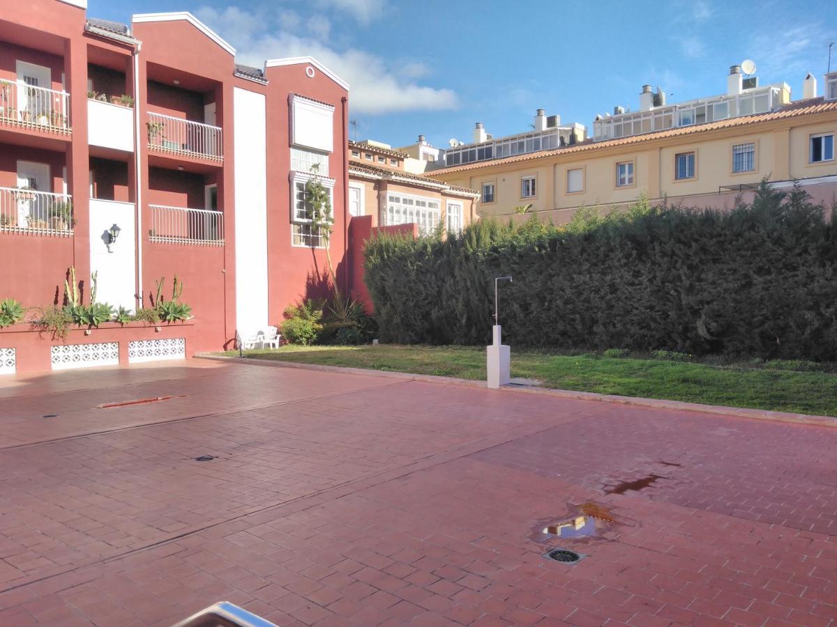 Bolivia Beach Apartments Малага Екстер'єр фото