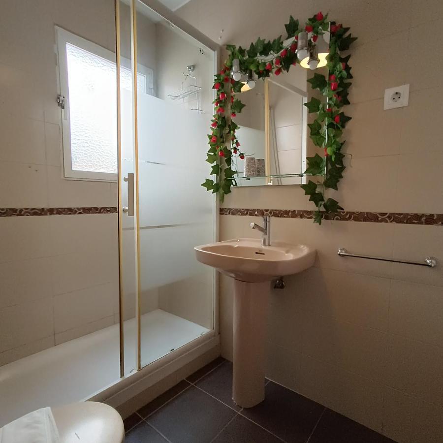 Bolivia Beach Apartments Малага Екстер'єр фото