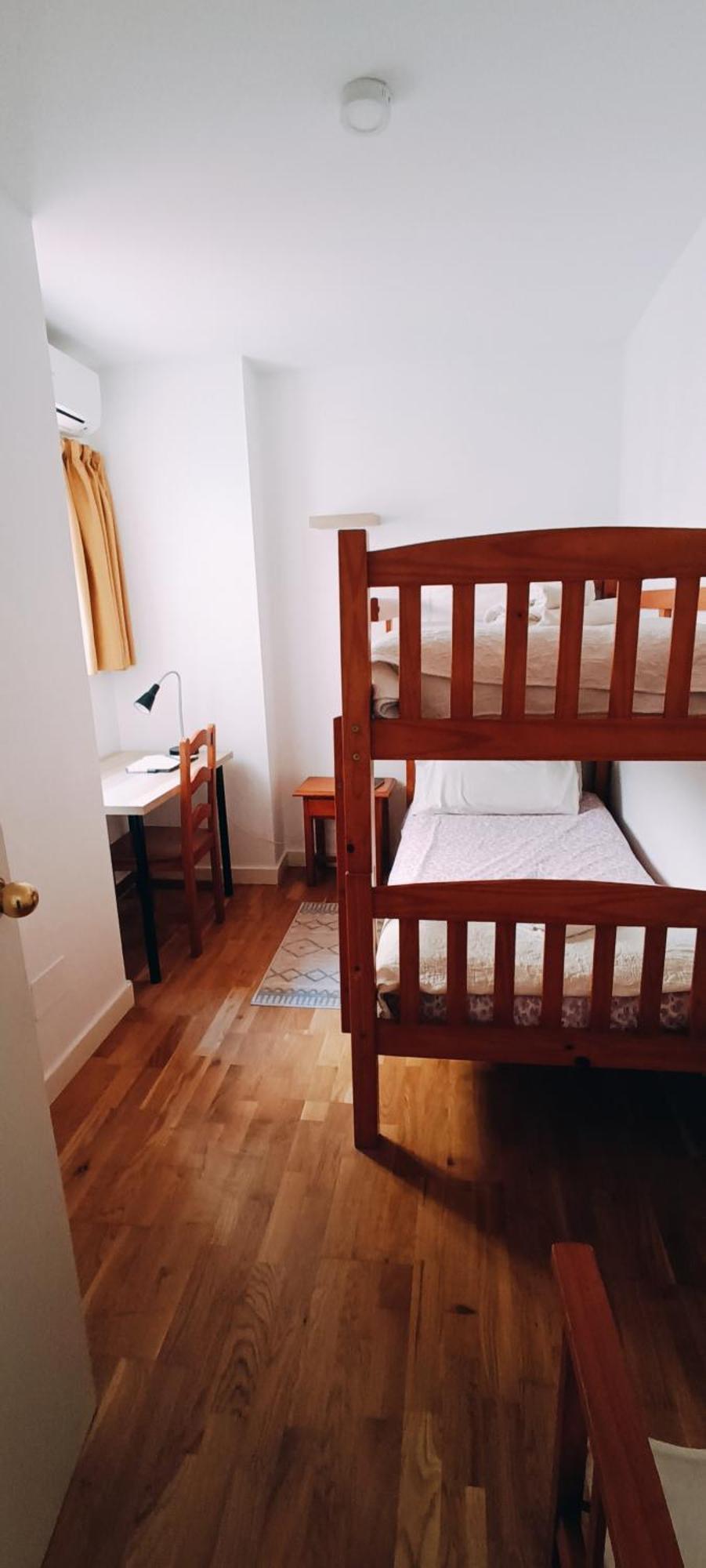 Bolivia Beach Apartments Малага Екстер'єр фото