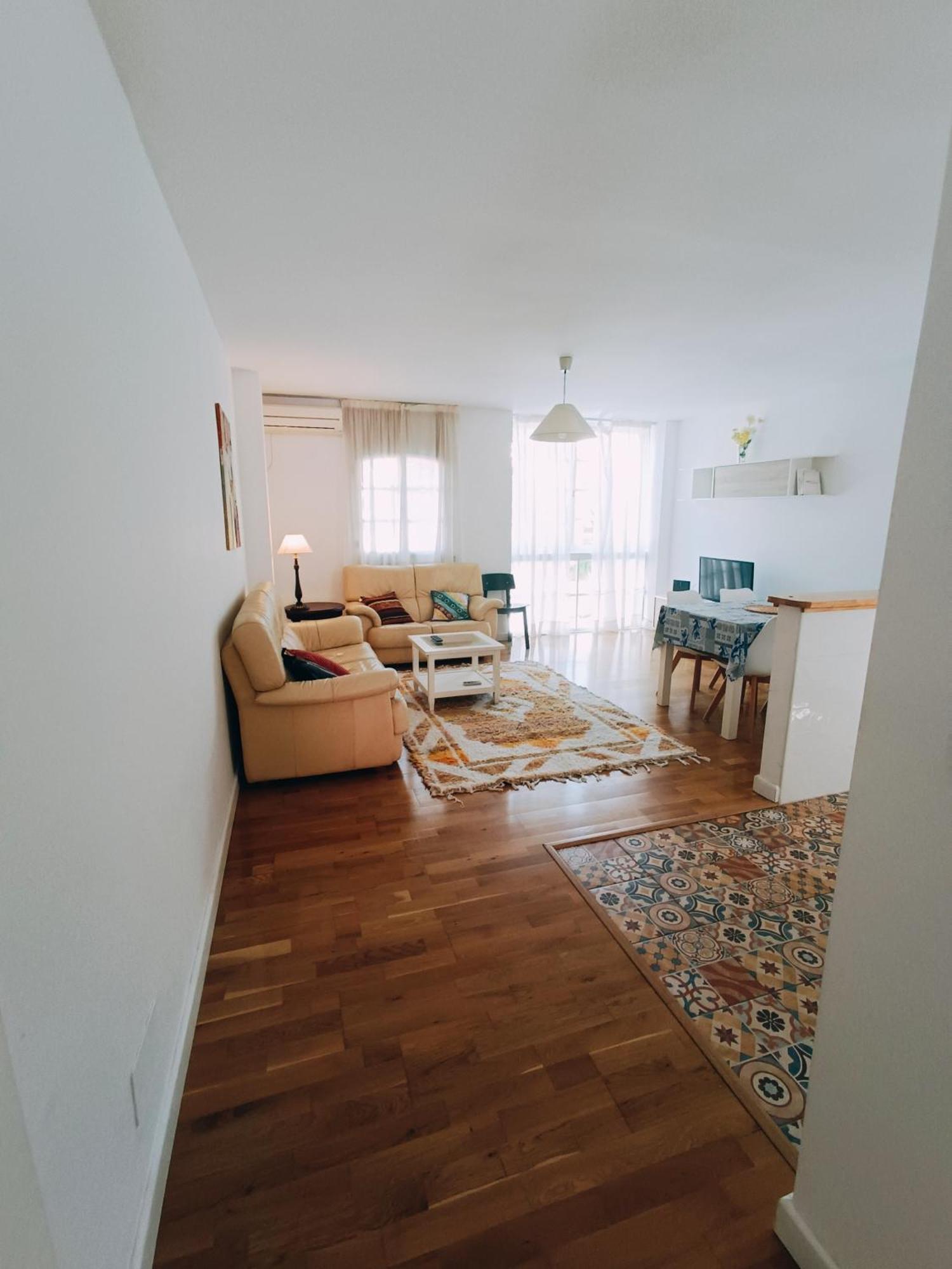 Bolivia Beach Apartments Малага Екстер'єр фото